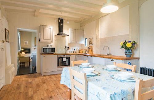 Goodnestone House | Bonnington Cottage by Bloom Stays