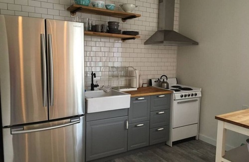 Bonnycastle Apartment | Bonnycastle Carriage House · Stellar Suites | Sunny Carriage House | Highlands