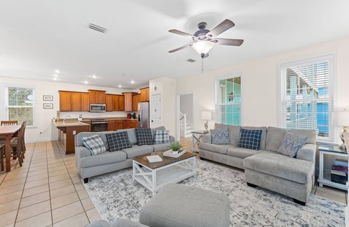 Seagrass House | Book Now for Fall Getaways! Dog Friendly! North Cape! Private Pool! Water Views!
