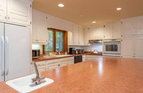 Chestnut Springs House | Book Spring Summer Luxury House at Wintergreen
