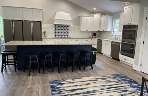Lakeside Estates House | Book your fall retreat today!