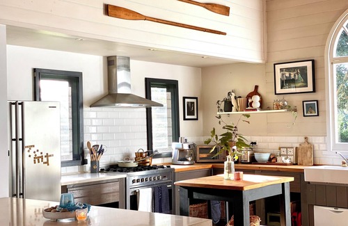 Panmure House | BookLovers Creatives Romantic Luxe Retreat Great Ocean Road Region on Acreage