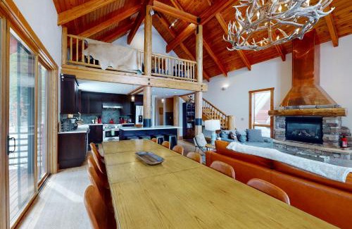 Big Sky Ski Chalet | Boondoggle Basin