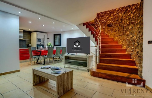 Encamp Villa | Borda Candia,jacuzzi ,Parking