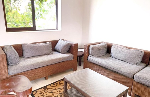 Mvara House | Borderlands Guest House