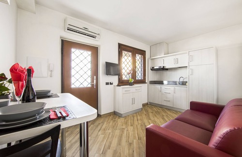 Zona XVIII Capannelle House | Borgo Aureo