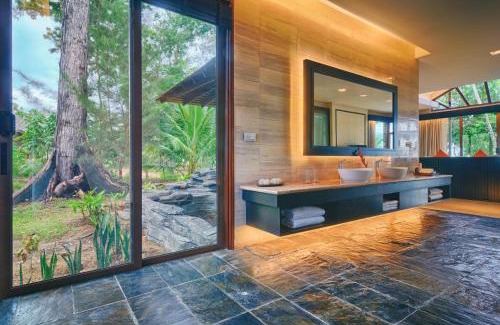 Tiga Island Resort | Borneo Eagle Resort