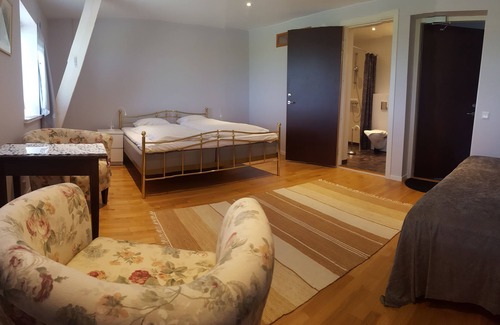 Borrby Bed & Breakfast | Borrby frö - Bed & Breakfast