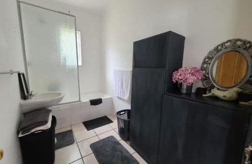 Somerset East Apartment | Bosberg Selah - Cosy 2-Bedroom Apartment with Mountain View