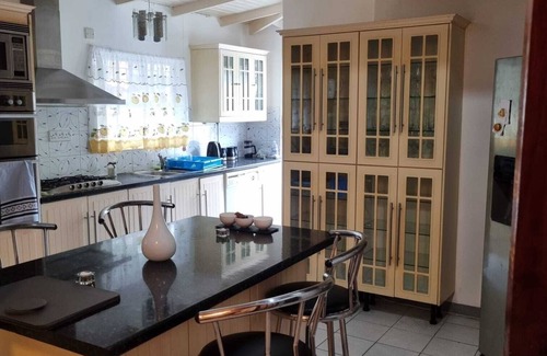 Salt Gut House | Boscobel White House with Beach Access.n3 minute drive from Ian Fleming Airport