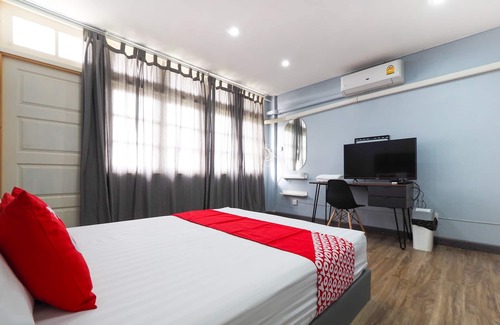 Bang Chak Hotel | Bossa House Hostel & Cafe