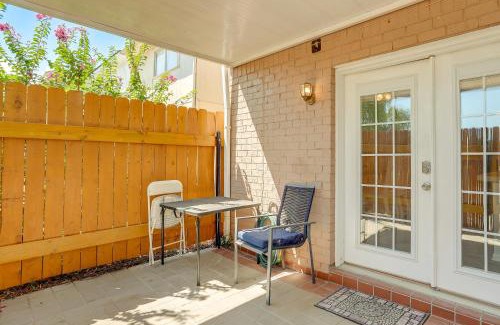Bossier City House | Bossier City Townhome with Patio and Outdoor Dining!