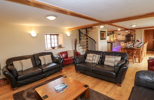 Cauldon Low Cottage | BOTTOMHOUSE BARN, pet friendly, luxury holiday cottage in Ipstones