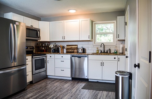 Great Bend House | Bottoms Edge Ranch - Cozy Cottage