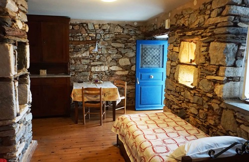 Ano Siros House | Βougainvillea House
