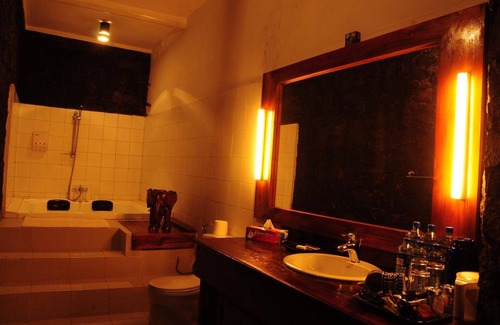 Kalawana Hotel | Boulder Garden Hotel