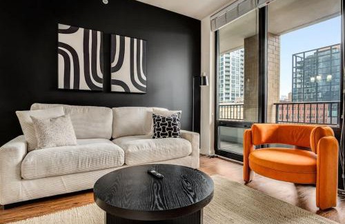 Near North Side Apartment | Boulevard Stays 5 mins to Riverwalk & Mag Mile 03