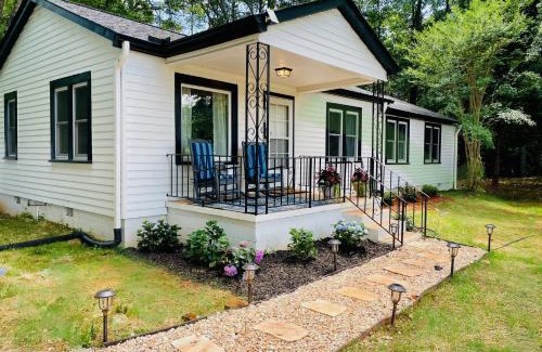 Seneca House | Bountyland Cottage - Lake Keowee - Mountains - Clemson University
