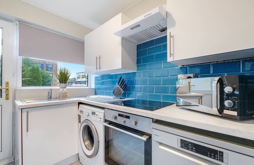 South Ruislip Apartment | Bourne Court Attractive 1 Bedroom Apt by Mdps