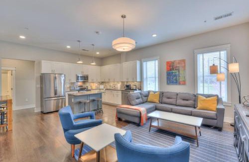 12 South House | Boutique 1 Bedroom Condo In Dynamic 12 South #204