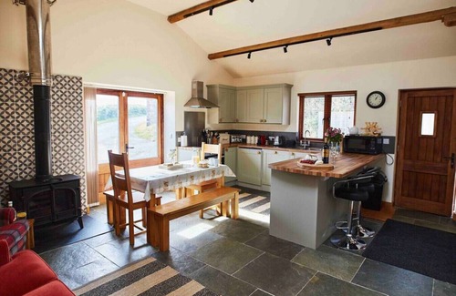 Monmouth Cottage | Boutique 3-bedroom cottage in a stunning countryside location with private deck and hot tub