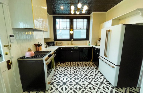 Joplin House | Boutique B&B | Flor de Leon Historic Home