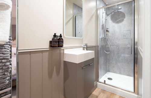 Henley-in-Arden House | Boutique bedroom within guesthouse