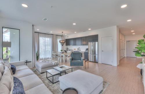 North Capitol House | Boutique Condo On Nashville's Riverfront- Eve #402