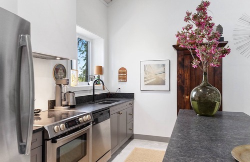 Brighton House | Boutique Gateway by Prince Edward County