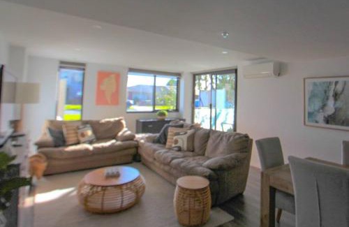 Heidelberg Heights Apartment | Boutique Heidelberg Heights 2BR apartment - G01