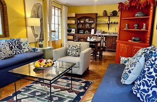 Colonia San Antonio Bed & Breakfast | Boutique Hotel Casa Camellia