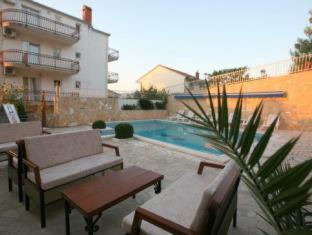 Okrug Gornji Bed & Breakfast | Boutique Hotel B&B Villa Paula
