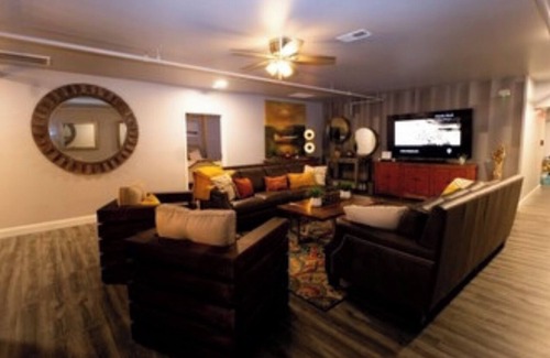 Seneca Bed & Breakfast | Boutique hotel in historic downtown Seneca. Room #2 Owners Suite. Q/K combo.