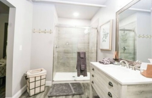 Seneca Hotel | Boutique hotel in historic downtown Seneca. Room #6, King Bed.