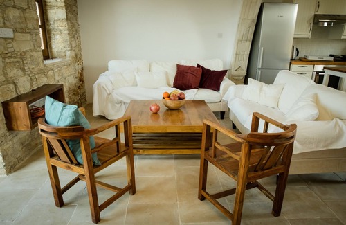 Lofou House | Boutique house/large garden/great mountain views
