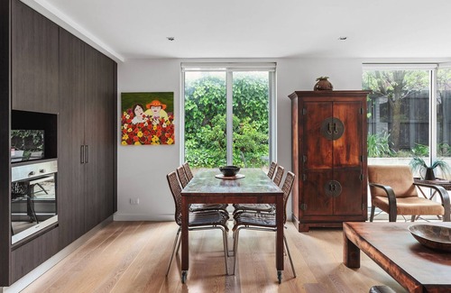 Elwood Apartment | BOUTIQUE STAYS - Lalique