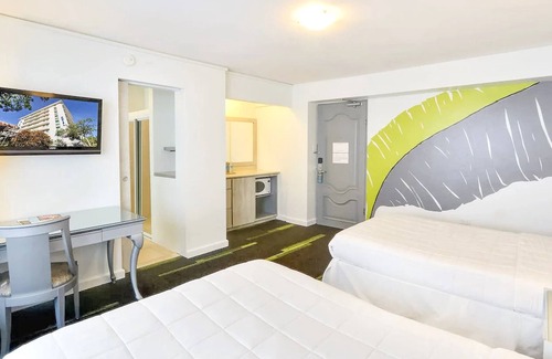 Miramar Hotel | Boutique-Style Room Near Old San Juan – 5 Min Drive to Historic Sites