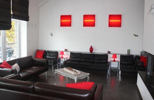 Commanster House | Bovigny holiday home with cinema