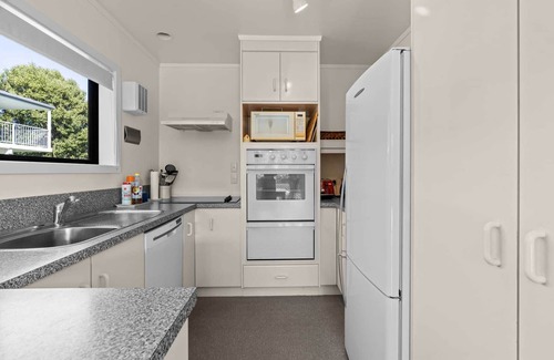 Bowentown House | Bowentown Beauty Summ
