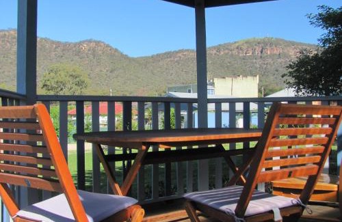 Kandos House | Bower's Crest