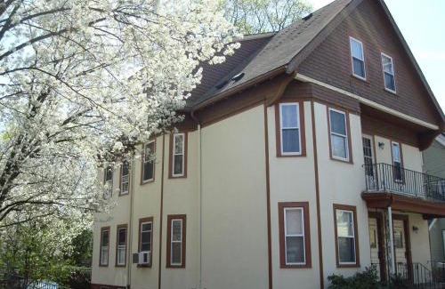 Somerville Bed & Breakfast | Bowers House BnB Harvard MIT Cambridge Boston