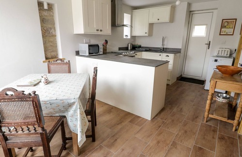 Oxenhope Cottage | BOX TREE COTTAGE, pet friendly, character holiday cottage in Oxenhope
