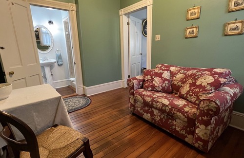 Arsenal House | Brackenridge House Bed & Breakfast