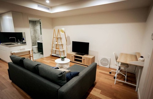 Braddon Apartment | Braddon Brand New 1BR Apt, WiFi, Secure Parking.