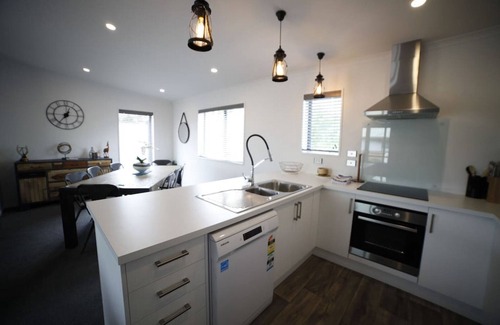 Twizel House | Braemar Beauty, Twizel