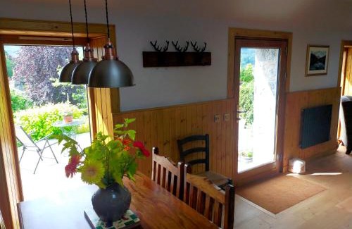 Pitlochry House | Braeside Cottage - Adorable 2 Bedroom Eco-Friendly Character Cottage