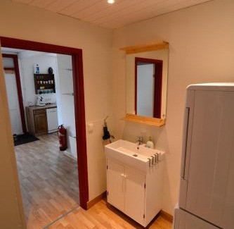 Djupivogur Apartment | Bragdavellir Holiday Home