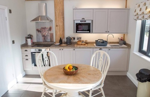 Ripley Cabin | Braisty woods - Knotty & Nice