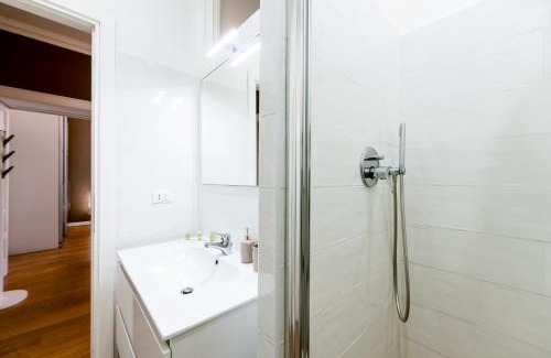 Chinatown Apartment | Bramante Luxury Apartments by InnStay
