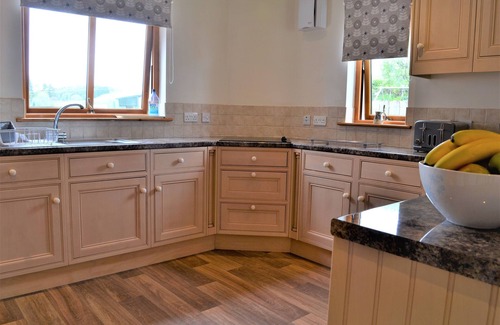 Saint John's Town of Dalry Cottage | Bramble Cottage - a house that sleeps 6 guests in 3 bedrooms
